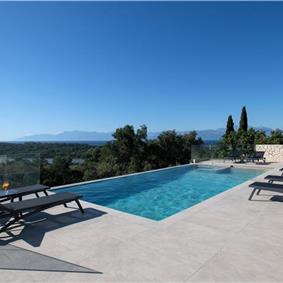 4 bedroom villa with pool & sea views, Acharavi, sleeps 8